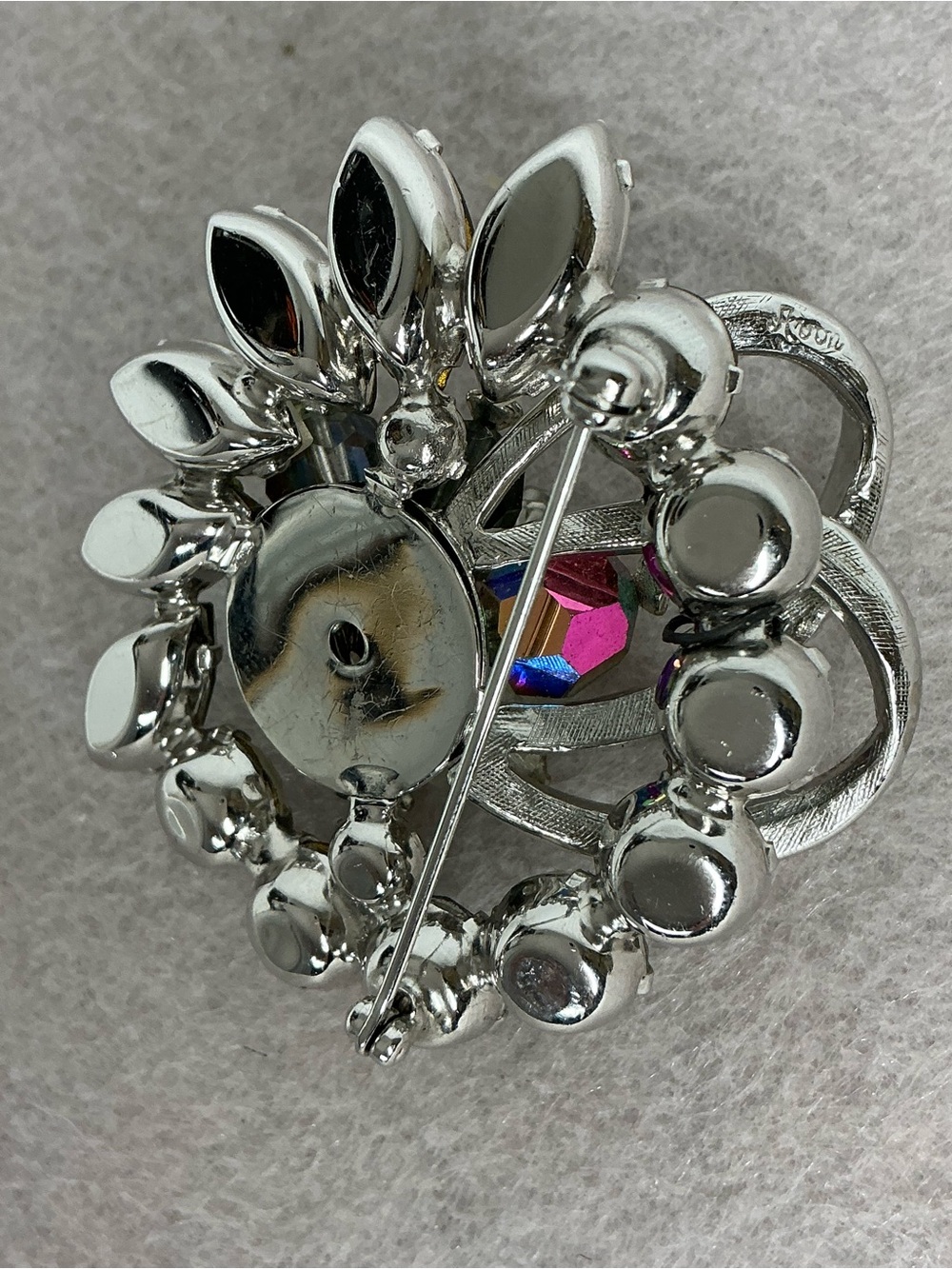 2262 -Mid-Century 1970-1980 Avon Aurora Borealis and Clear Crystal Floral Brooch - Picture 14 of 16